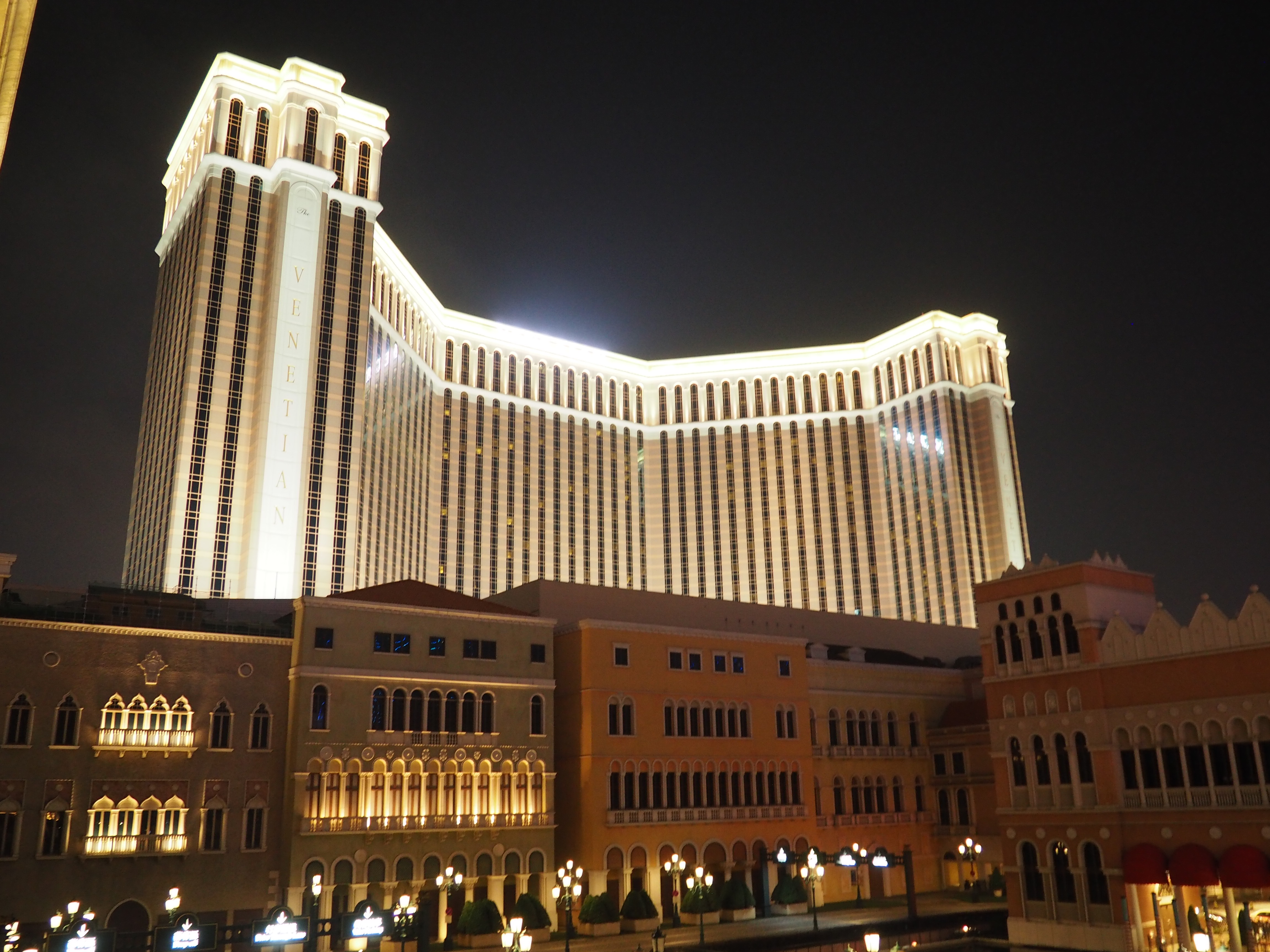 Click here for pictures of Macau.